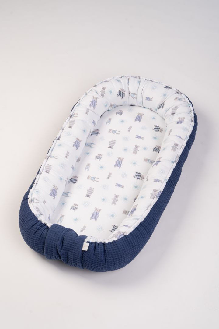 Babynest Pyjamabär blau